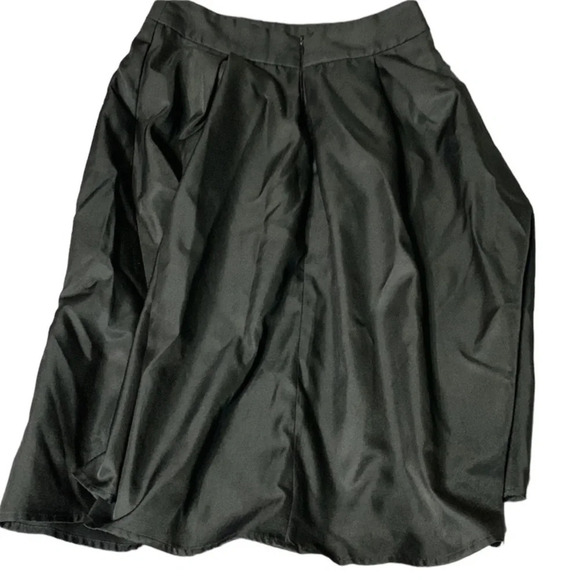 YIGE black pleated minimalist skirt size 2 - Picture 2 of 3